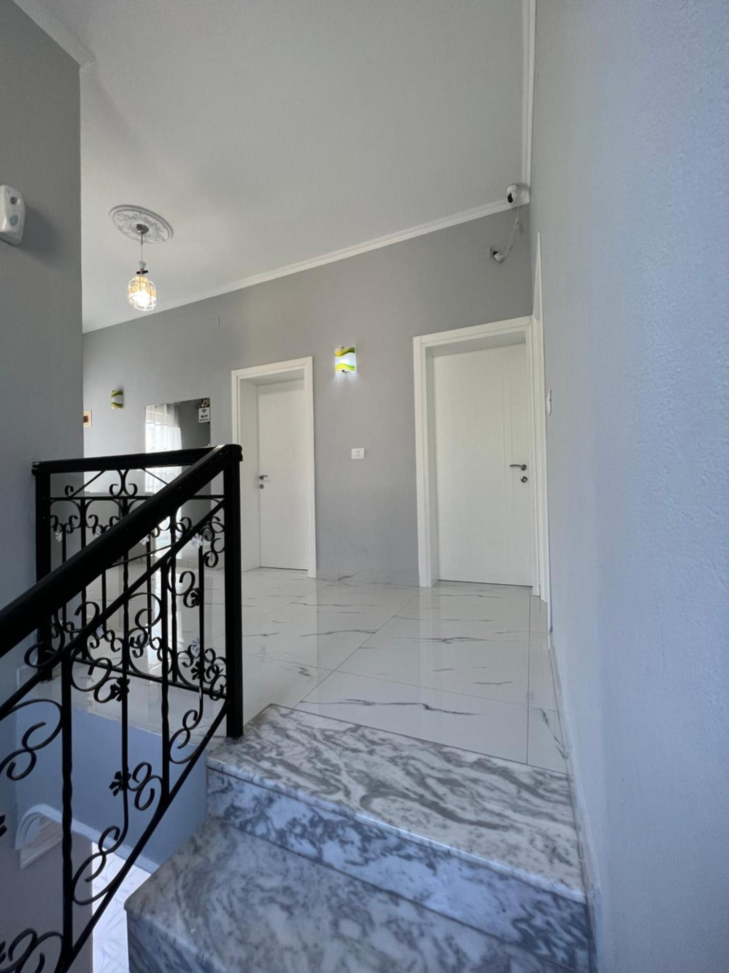 Guesthouse Bellavista Berat Zewnętrze zdjęcie